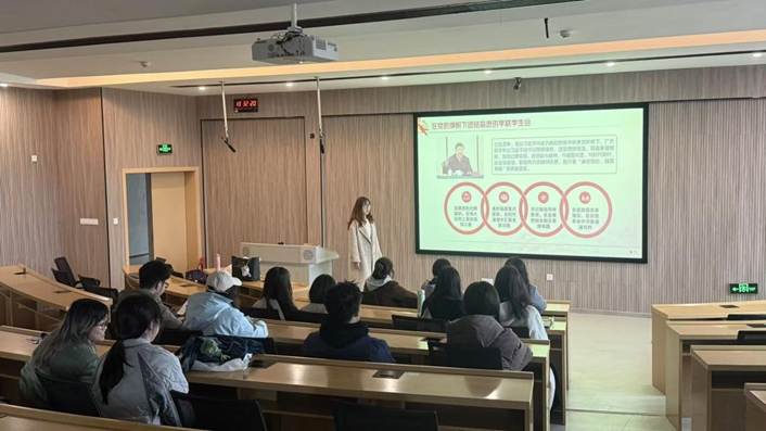 776ec7f58b58bfd98f3c5c86cb7a1410